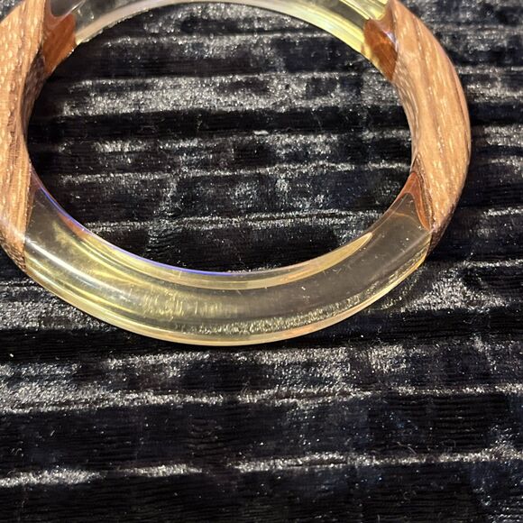 Vintage 1970s MCM Clear Lucite And Wood Bangle Bracelet Retro Jewelry - Picture 5 of 6